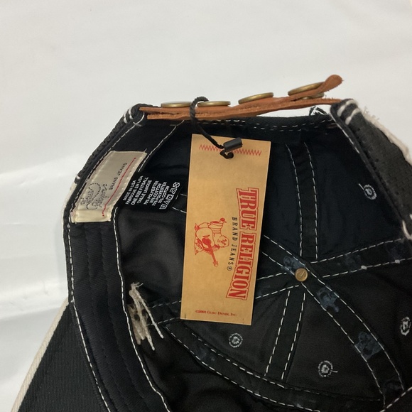 True religion Sweatshirt With Distressed Cap. - Picture 12 of 13
